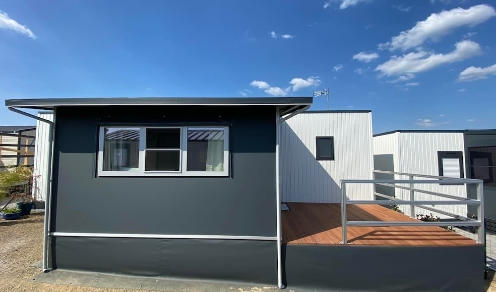 auvent avec chassis et isolation anthracite