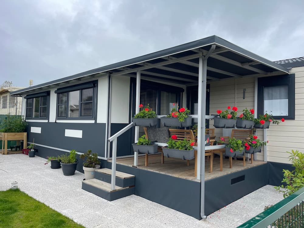 auvent isolé gris et anthracite