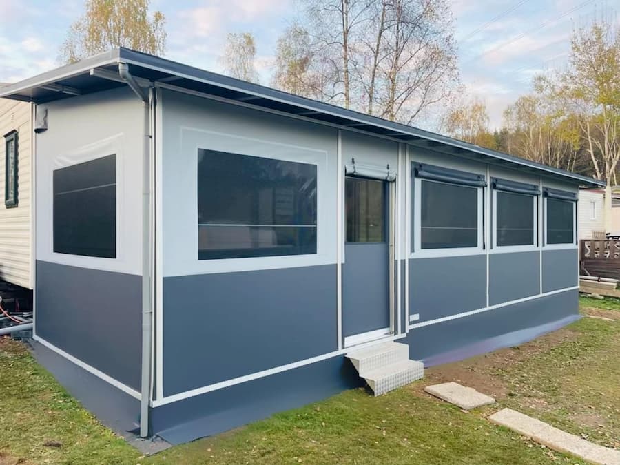 auvent classique blanc cassé et anthracite