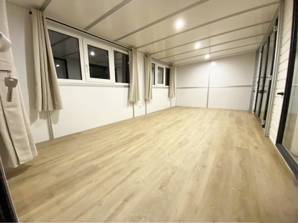 interieur auvent avec isolation et chassis