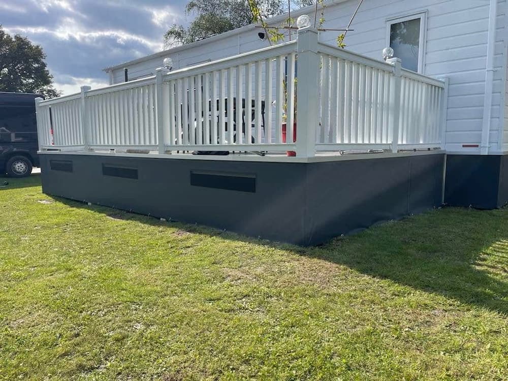 jupe de contour de terrasse grise