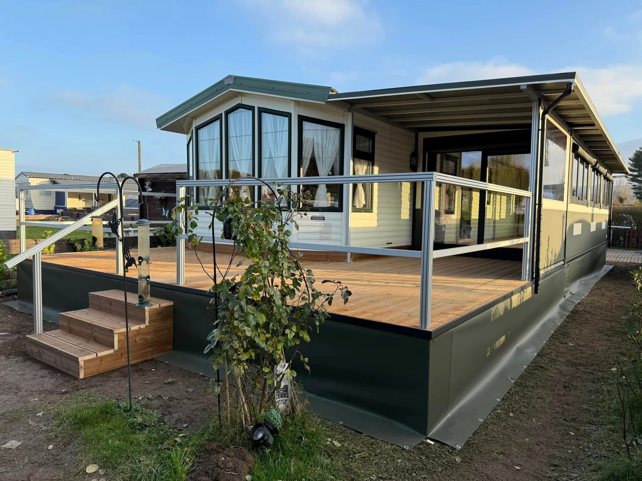 auvent smal couleur olive terrasse bois et rampe aluminium