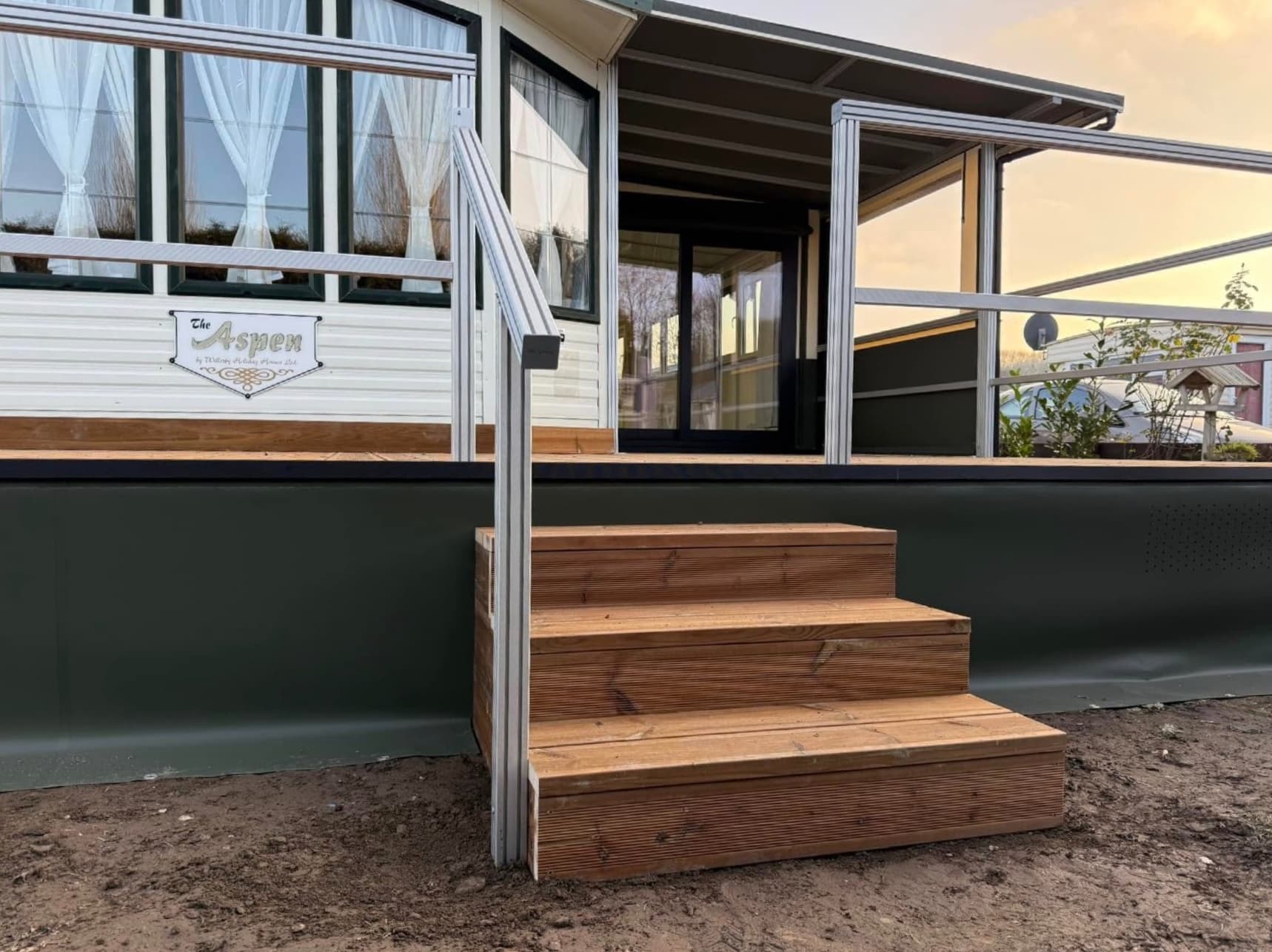 terrasse en bois et rampe en aluminium