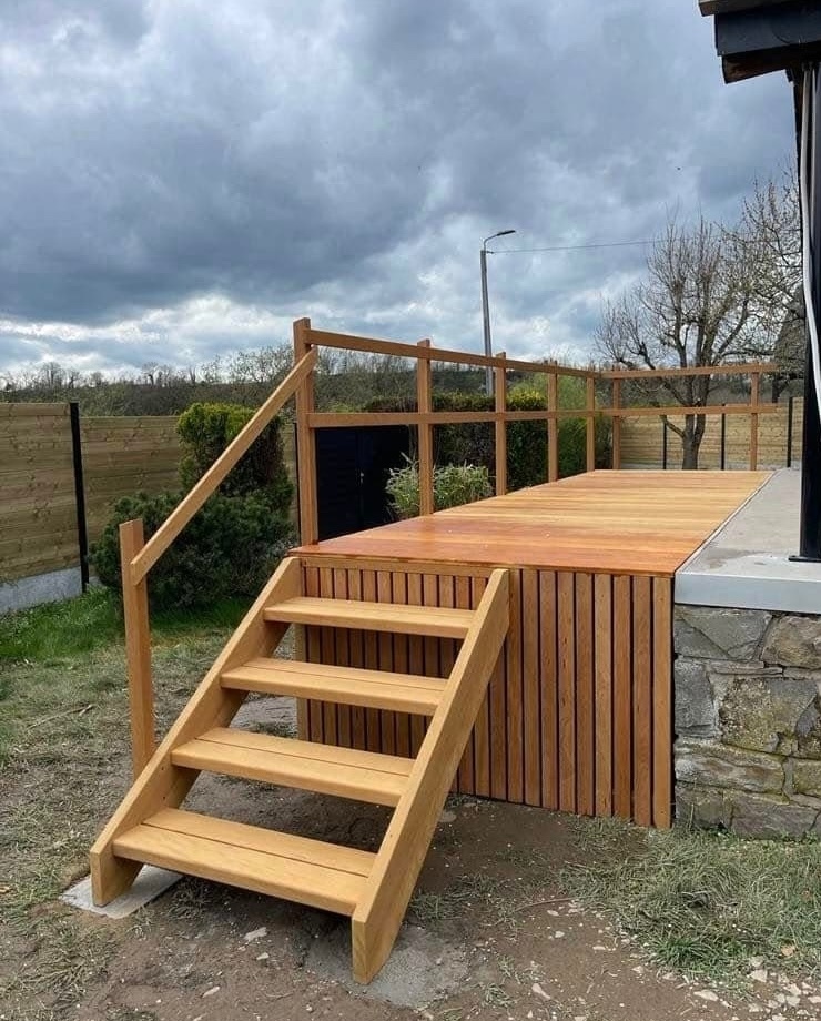 terrasse et escalier en bois