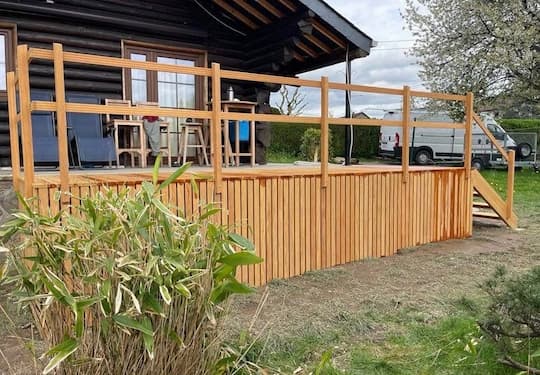 terrasse et rampe en bois balustrade